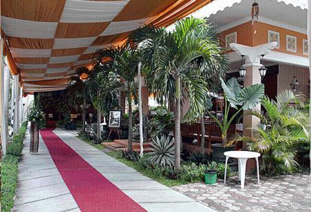 Patria Garden Hotel Blitar Eksteriør billede